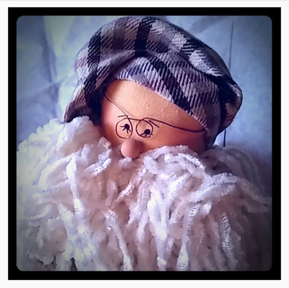 Quilted Treasures Muslin Santa - Picture 2 of 7